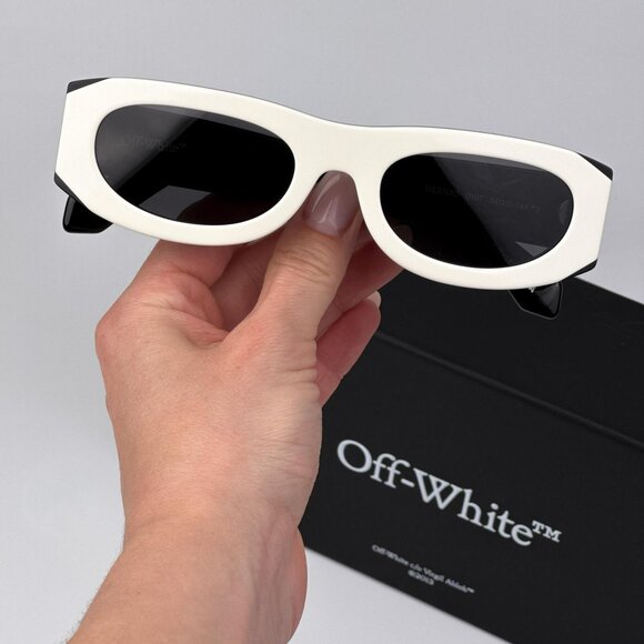 Off-White ORLANDO Women Sunglasses – White/Black Oval Frame Model OERI13O 0107 - Picture 1 of 9